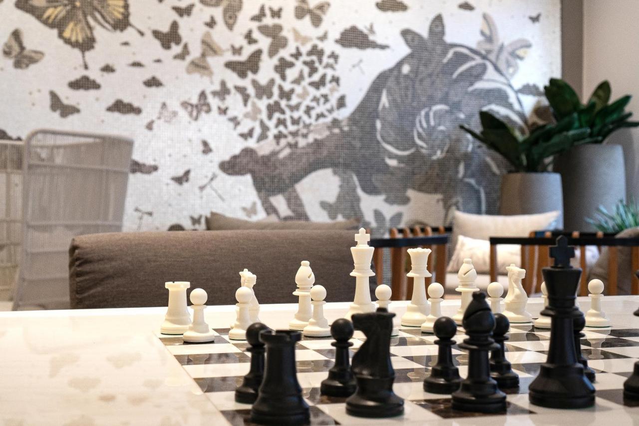 Silq Hotel & Residence, Managed By The Ascott Limited Bangkok Ngoại thất bức ảnh Chess pieces